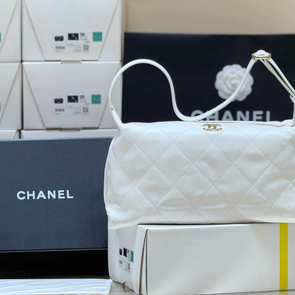 CHANEL 26S SHOULDER BAG 17 IN WHITE LAMBSKIN DIAMOND QUILTING