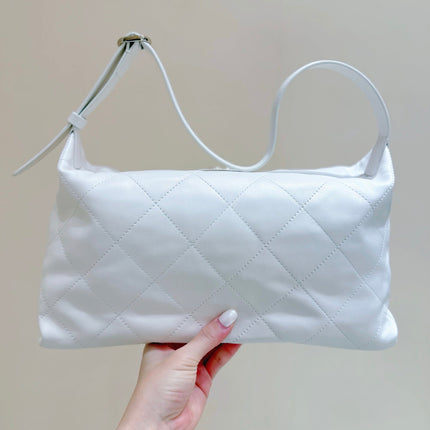 CHANEL 26S SHOULDER BAG 17 IN WHITE LAMBSKIN DIAMOND QUILTING