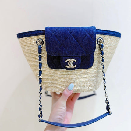 CHANEL 26S TOTE BAG 25 IN BEIGE FABRIC AND BLUE CALFSKIN