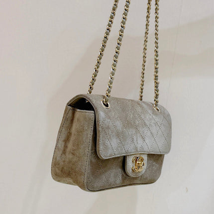 CHANEL 26S SHOULDER BAG 13 IN TAUPE SUDE DIAMOND QUILTED