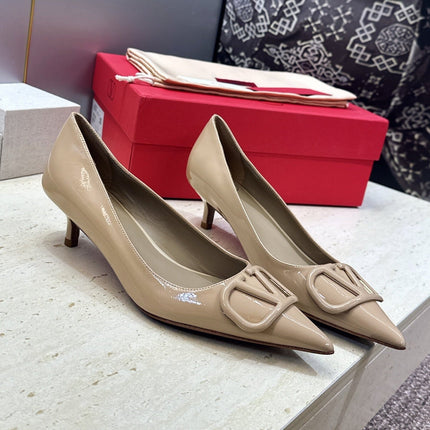 VALENTINO 26S HIGH HEELS 40 MM IN BEIGE PATENT CALFSKIN