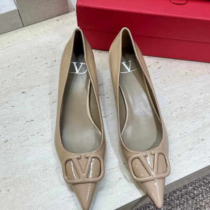 VALENTINO 26S HIGH HEELS 40 MM IN BEIGE PATENT CALFSKIN