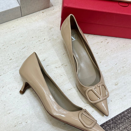 VALENTINO 26S HIGH HEELS 40 MM IN BEIGE PATENT CALFSKIN