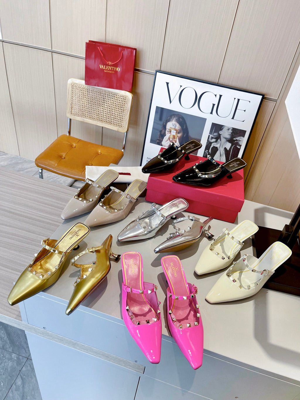 ROCKSTUD CAGED MULES 5 CM IN DEEP PINK CALFSKIN