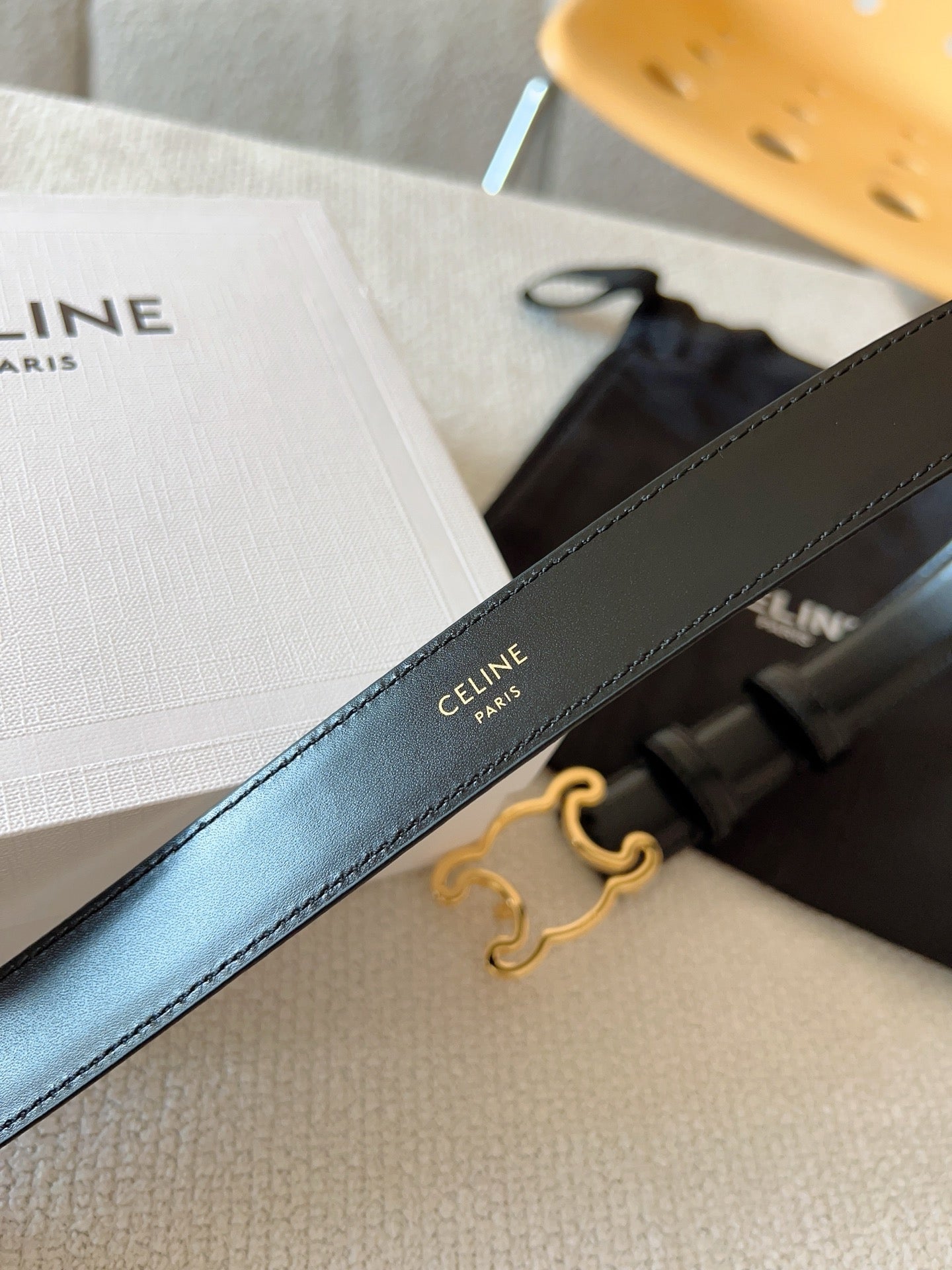 CELINE 25S TRIOMPHE BELT 25MM IN BLACK CALFSKIN GOLD HARDWARE 585790