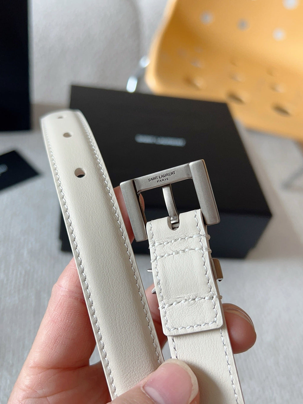 YSL 25S BELT 20 MM IN CREAM WHITE CALFSKIN 571016