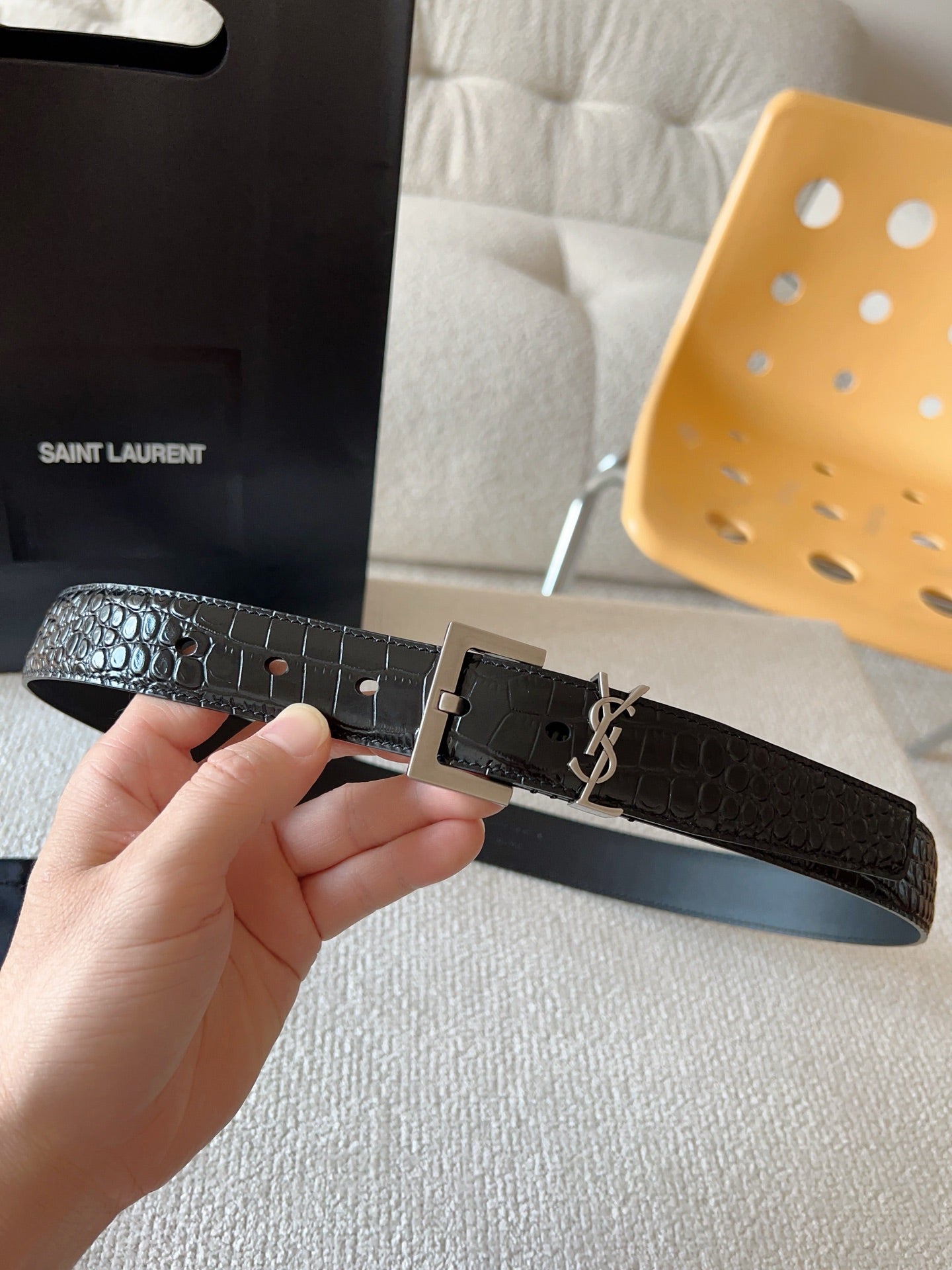 YSL 25S BELT 30 MM IN BLACK CALFSKIN SNAKE-EMBOSSED 571010