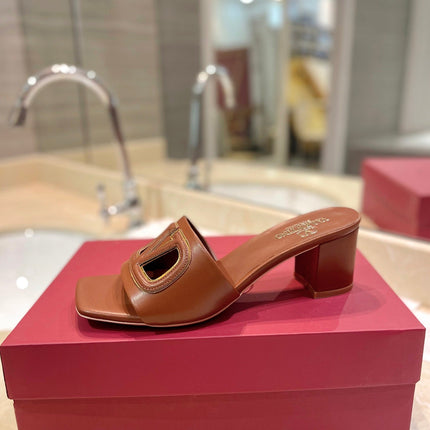 VALENTINO 26S BLOCK-HEEL SANDALS 65 MM IN BROWN CALFSKIN WITH LOGO