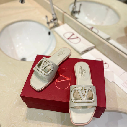 VALENTINO 26S SLIDES IN OFF WHITE CALFSKIN WITH LOGO