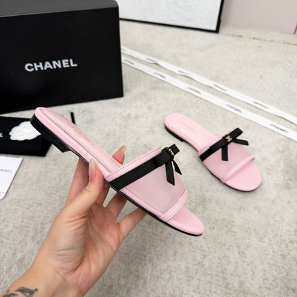 CHANEL 26S SLIDE SANDALS IN PINK MESH AND CALFSKIN WITH BLACK RIBBON