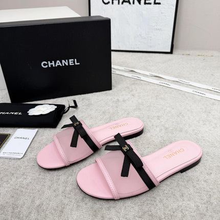 CHANEL 26S SLIDE SANDALS IN PINK MESH AND CALFSKIN WITH BLACK RIBBON