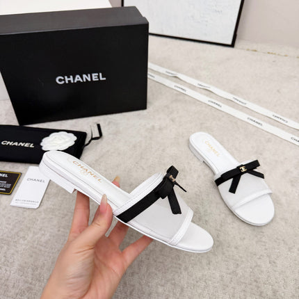 CHANEL 26S SLIDE SANDALS IN WHITE MESH AND CALFSKIN WITH BLACK RIBBON