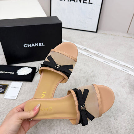 CHANEL 26S SLIDE SANDALS IN BEIGE MESH AND CALFSKIN WITH BLACK RIBBON