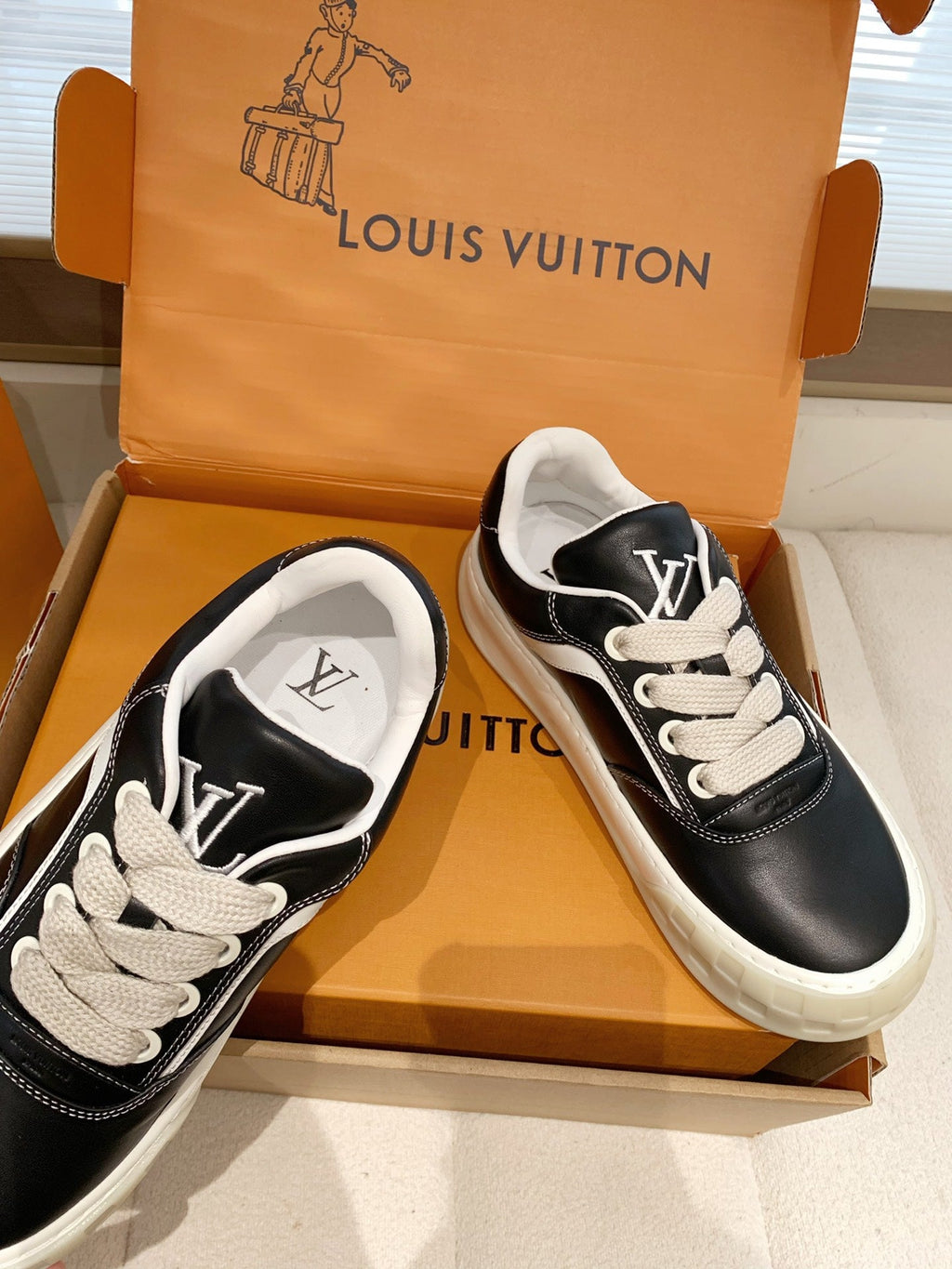 LV 26S TILTED SNEAKERS IN BLACK CALFSKIN