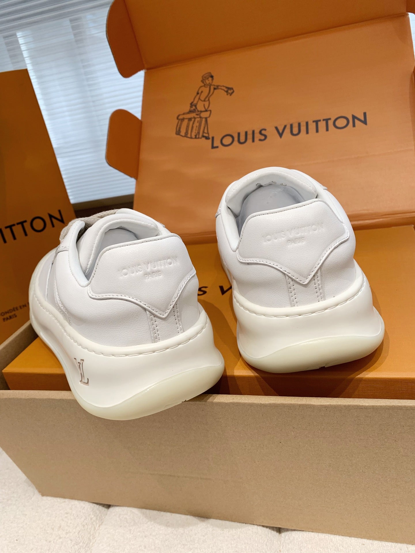 LV 26S TILTED SNEAKERS IN WHITE CALFSKIN