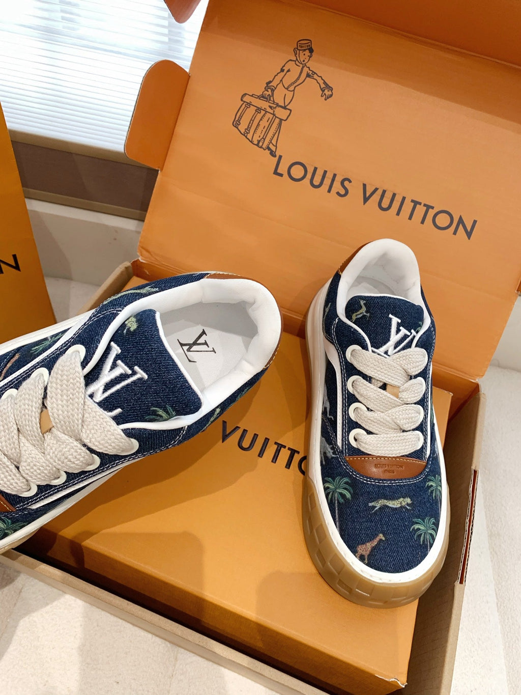 LV 26S TILTED SNEAKERS IN NAVY BLUE DENIM SAFARI PRINT