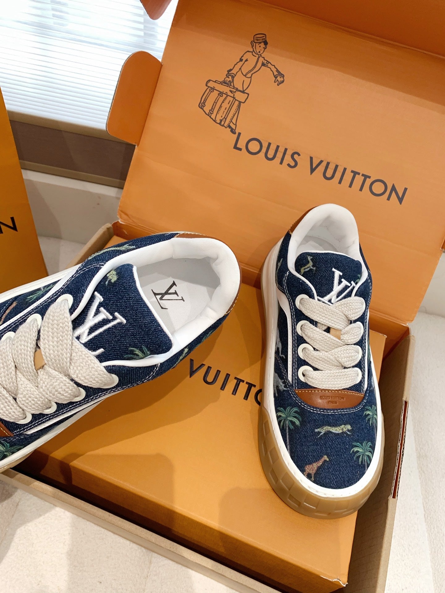 LV 26S TILTED SNEAKERS IN NAVY BLUE DENIM SAFARI PRINT