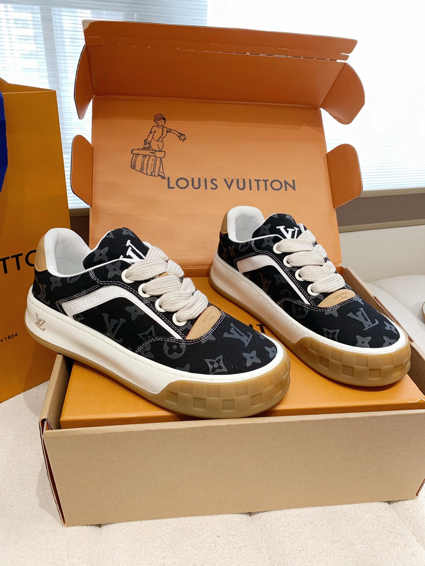LV 26S TILTED SNEAKERS IN BLACK MONOGRAM CANVAS