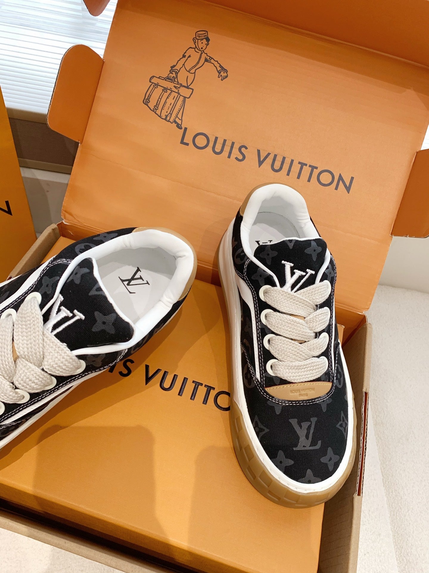 LV 26S TILTED SNEAKERS IN BLACK MONOGRAM CANVAS