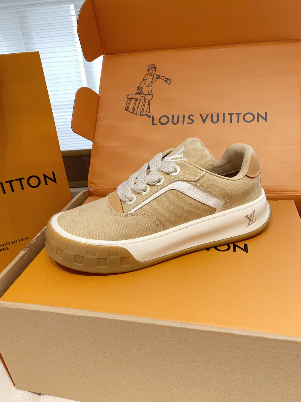 LV 26S TILTED SNEAKERS IN LIGHT BROWN MONOGRAM CANVAS