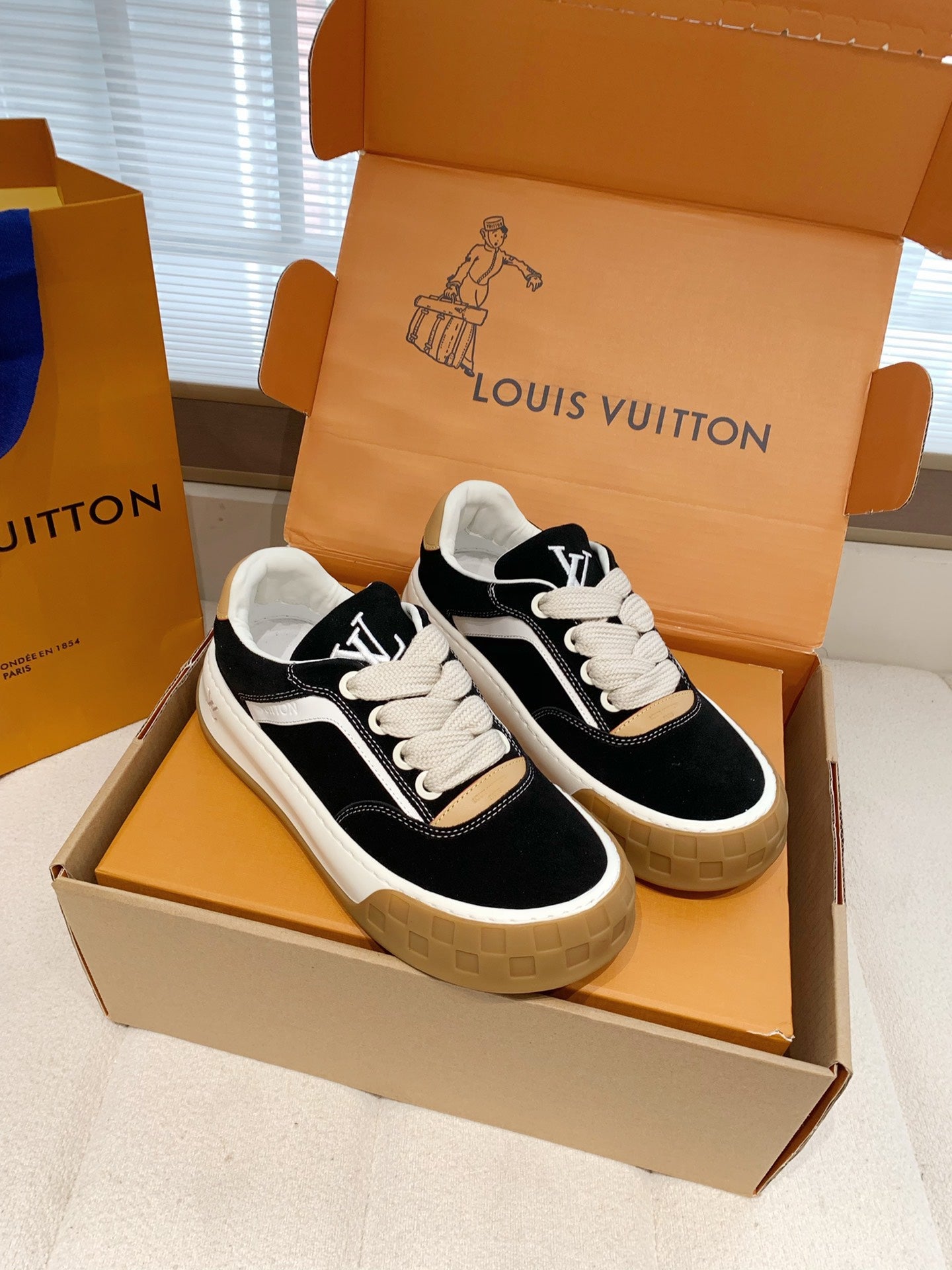LV 26S TILTED SNEAKERS IN BLACK SUEDE