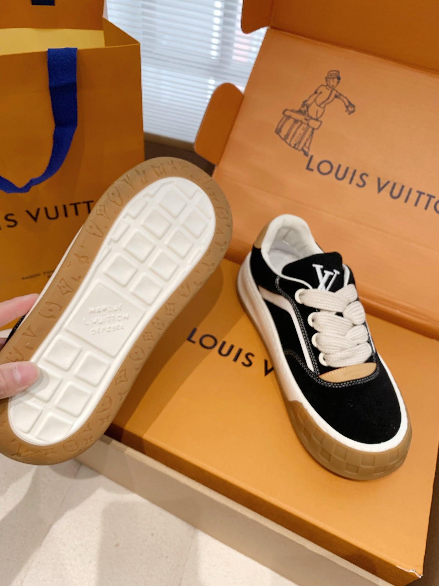 LV 26S TILTED SNEAKERS IN BLACK SUEDE