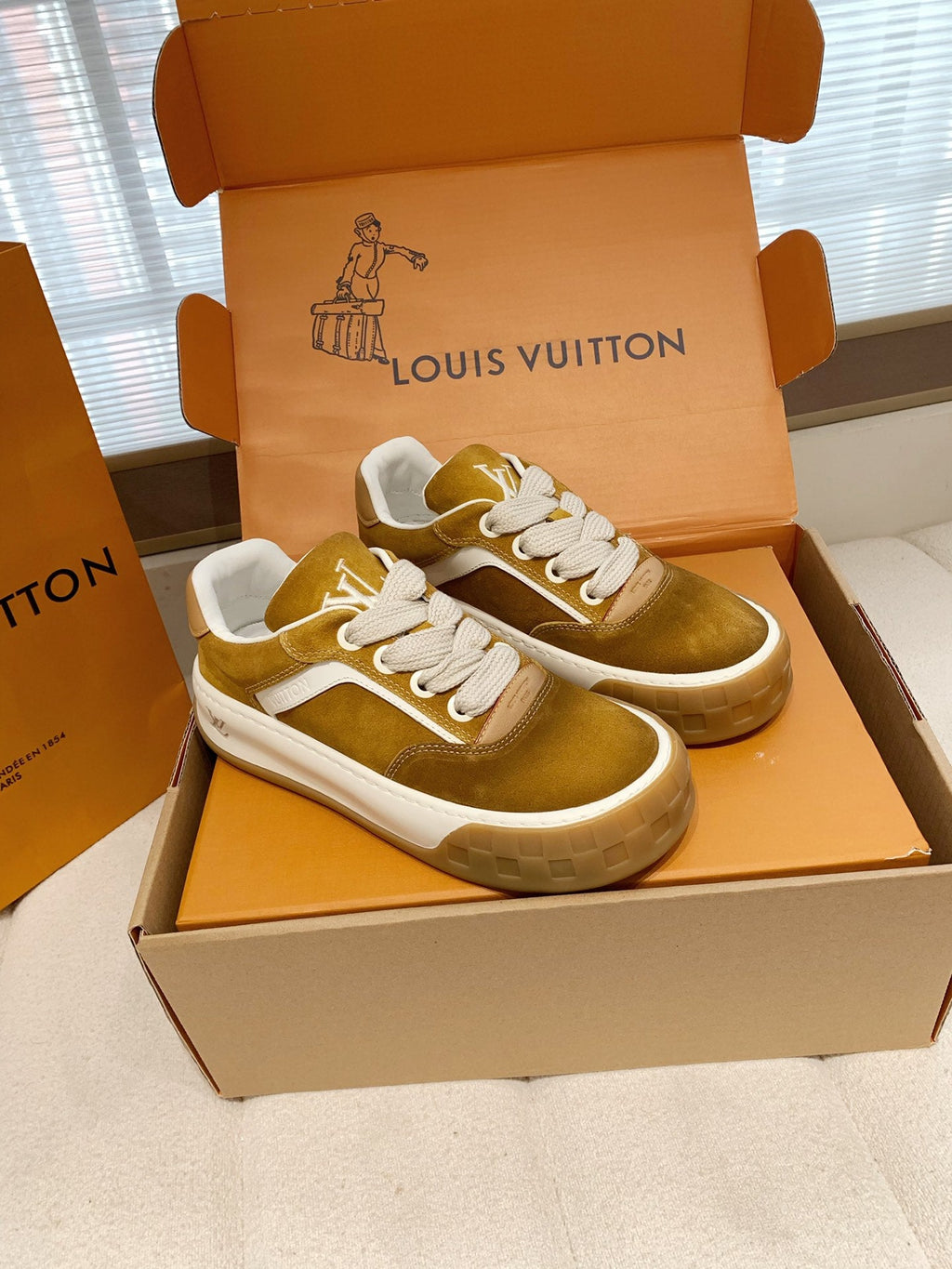 LV 26S TILTED SNEAKERS IN COGNAC BROWN SUEDE