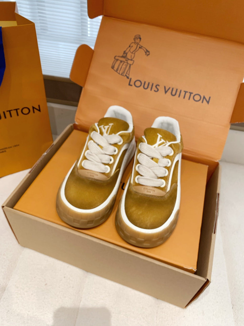 LV 26S TILTED SNEAKERS IN COGNAC BROWN SUEDE