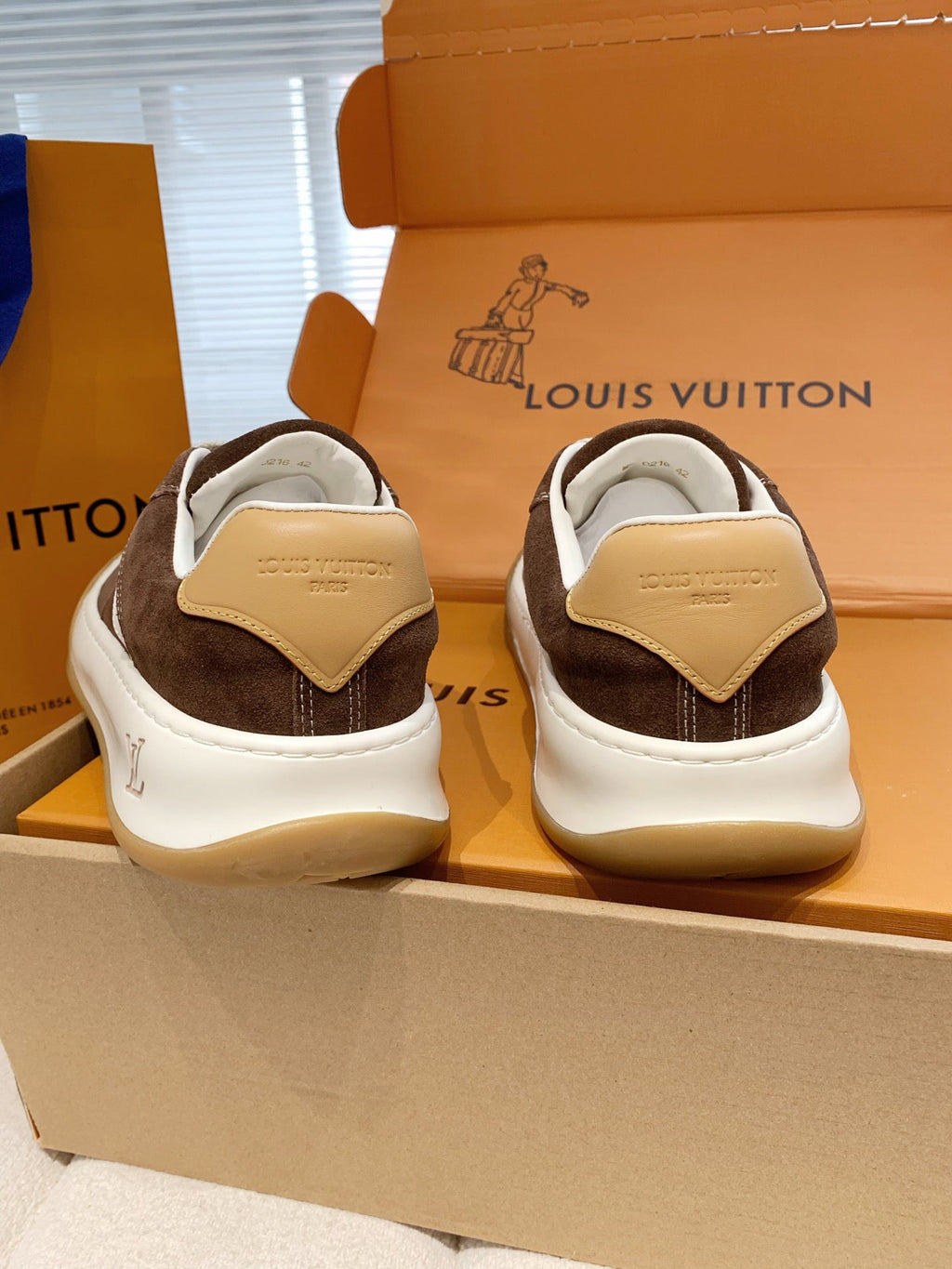 LV 26S TILTED SNEAKERS IN BROWN SUEDE