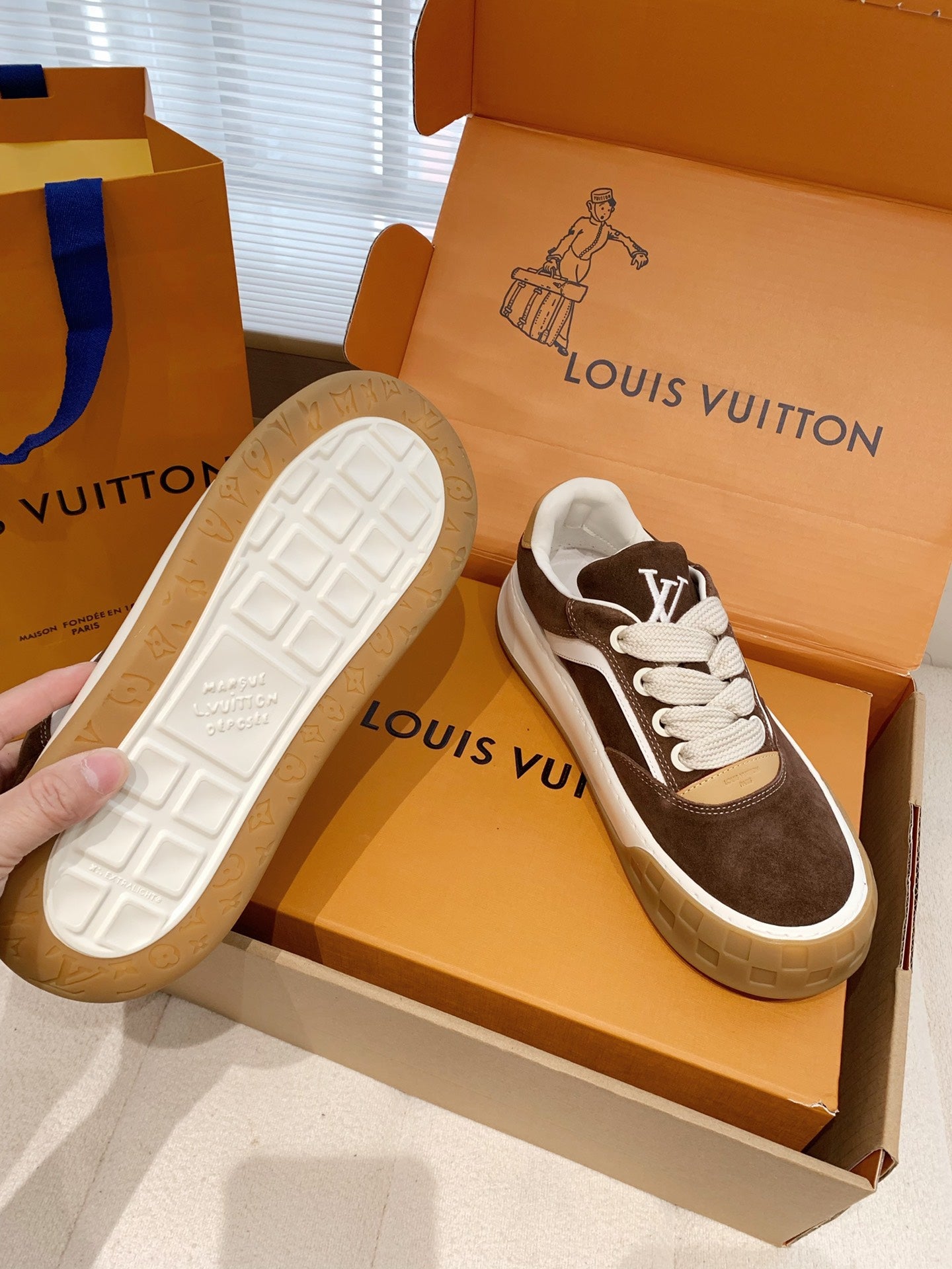 LV 26S TILTED SNEAKERS IN BROWN SUEDE