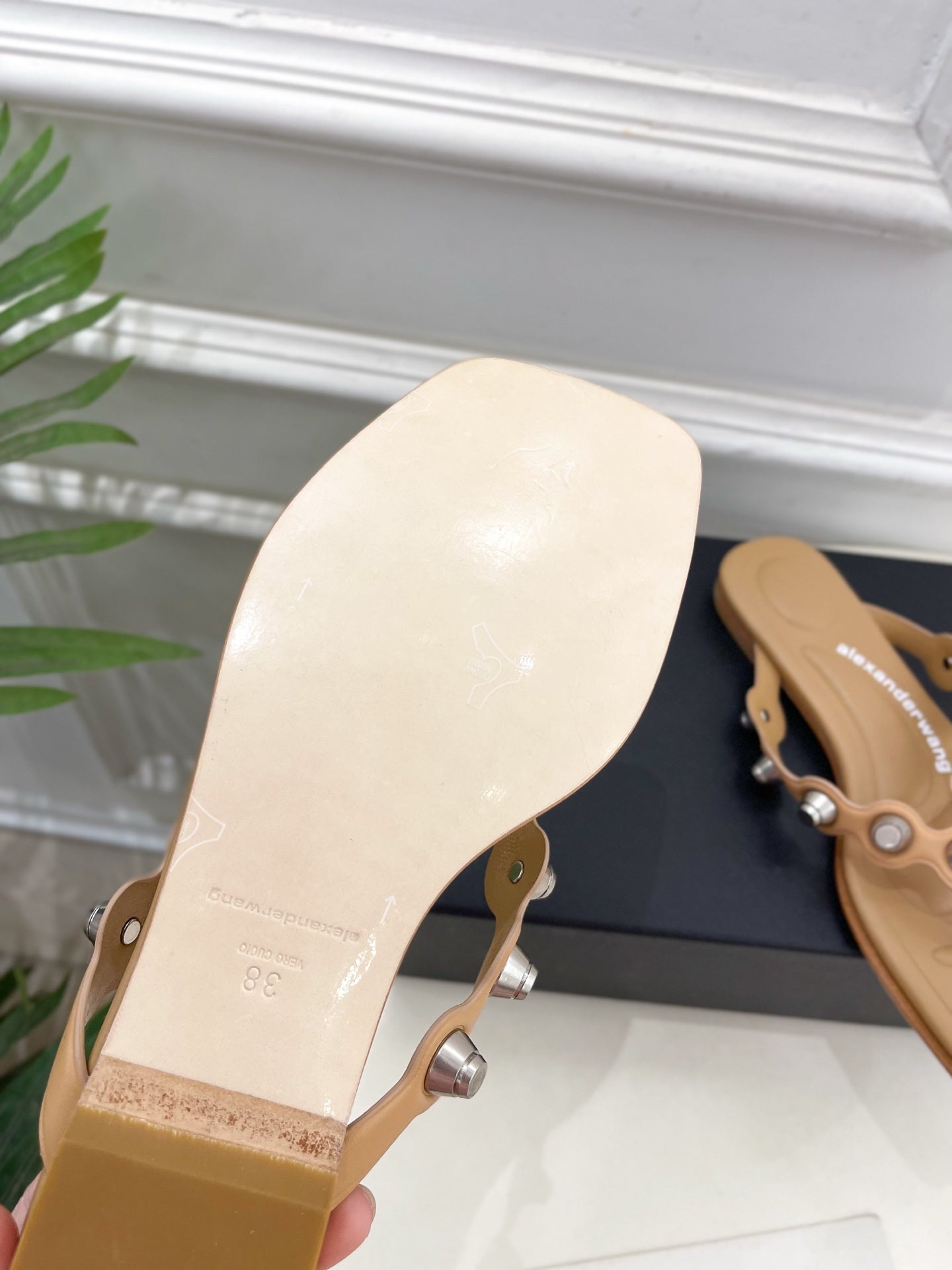 RHODES STUDDED THONG SANDALS IN BROWN CALFSKIN