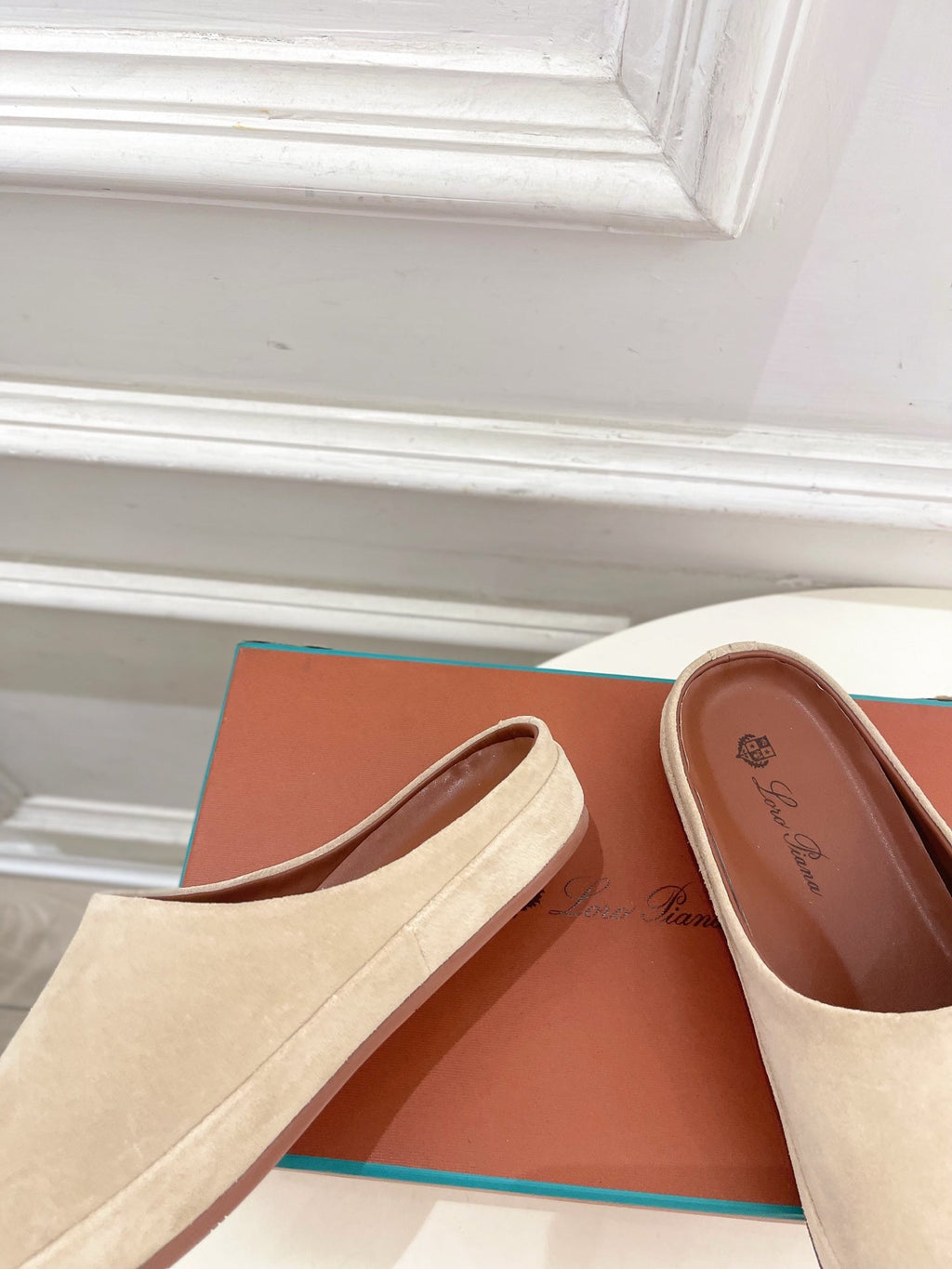 LP 25S MULES IN WARM BEIGE SUEDE