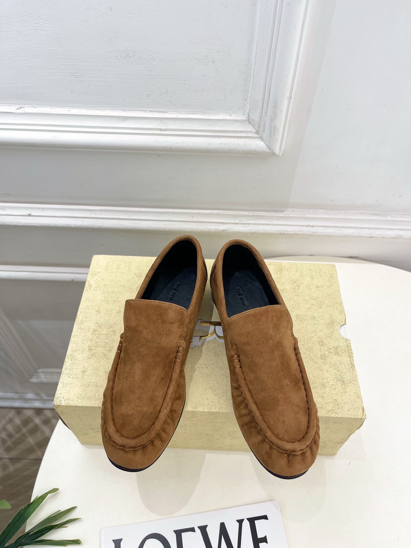 THE ROW 26S MOCCASIN LOAFERS 20MM IN COGNAC BROWN SUEDE