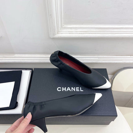 CHANEL 26S SQUARE TOE PUMPS 50 MM IN BLACK LAMBSKIN WITH WHITE TOE CAP