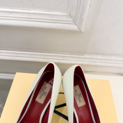 VALENTINO 26S STUDDED POINTED TOE PUMPS 80 MM IN CREAM WHITE CALFSKIN