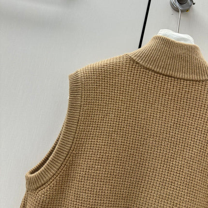 LORO PIANA 26S HIGH-NECK BUTTONED KNIT VEST 912