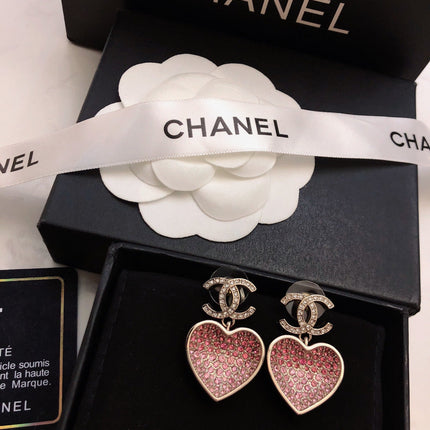 CHANEL 26S DOUBLE C LOGO PINK GRADIENT PAVE CRYSTAL HEART DROP EARRINGS IN GOLD METAL 631079