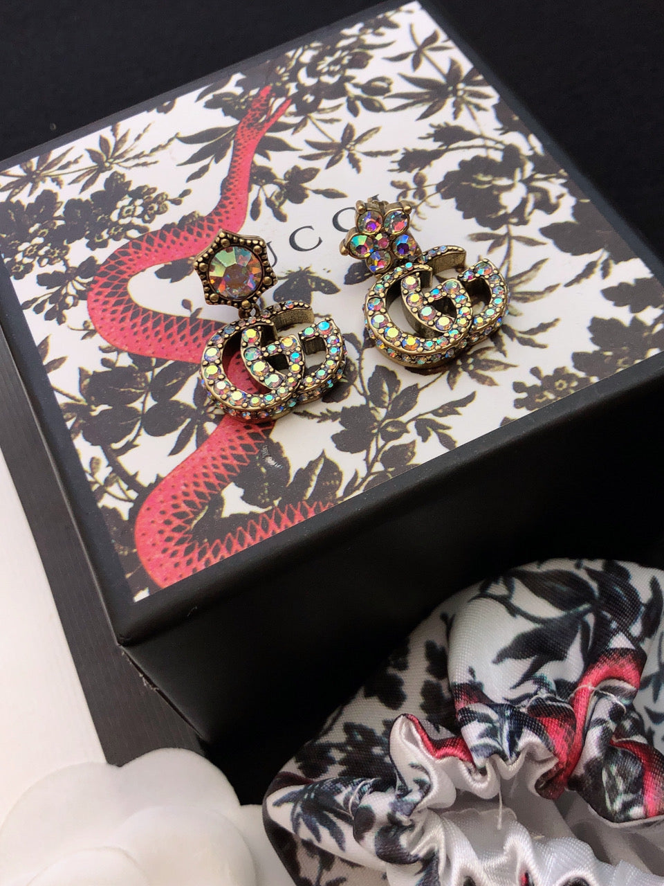 GUCCI 26S DOUBLE G LOGO MULTICOLOR CRYSTAL DROP STATEMENT EARRINGS IN AGED GOLD TONE METAL 629027