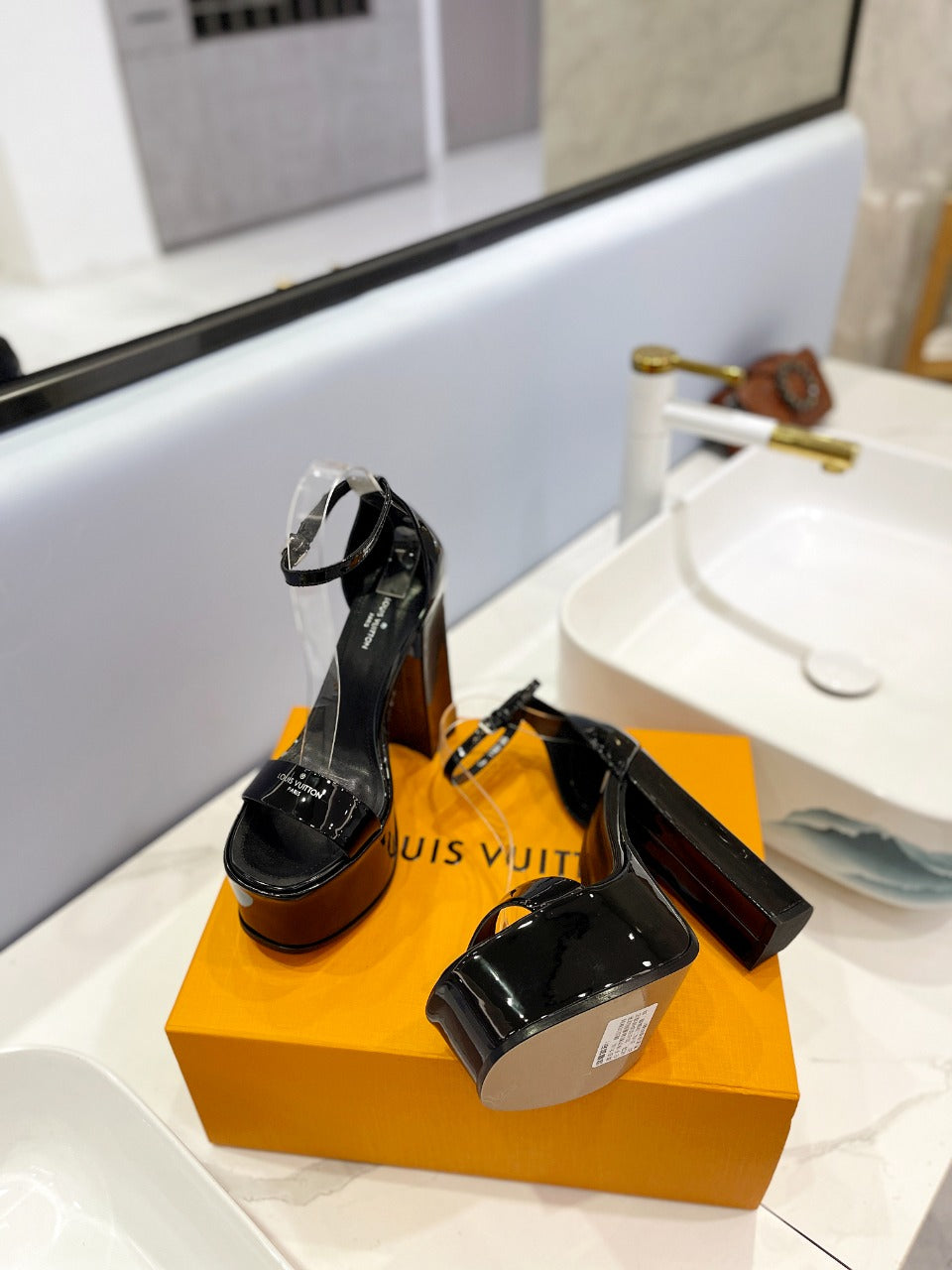 LV 26S HIGH HEEL SANDALS 145 MM IN BLACK CALFSKIN