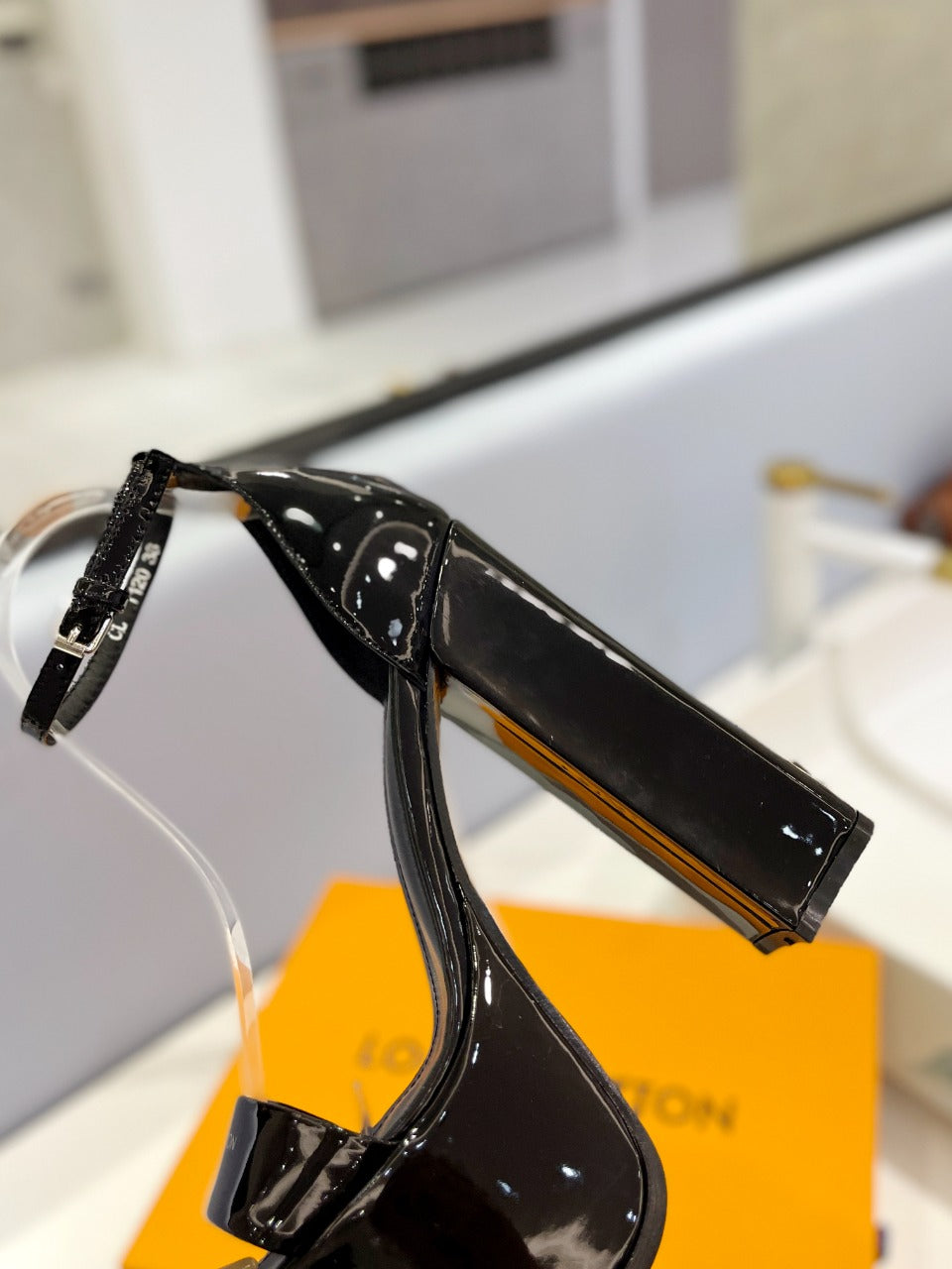 LV 26S HIGH HEEL SANDALS 145 MM IN BLACK CALFSKIN