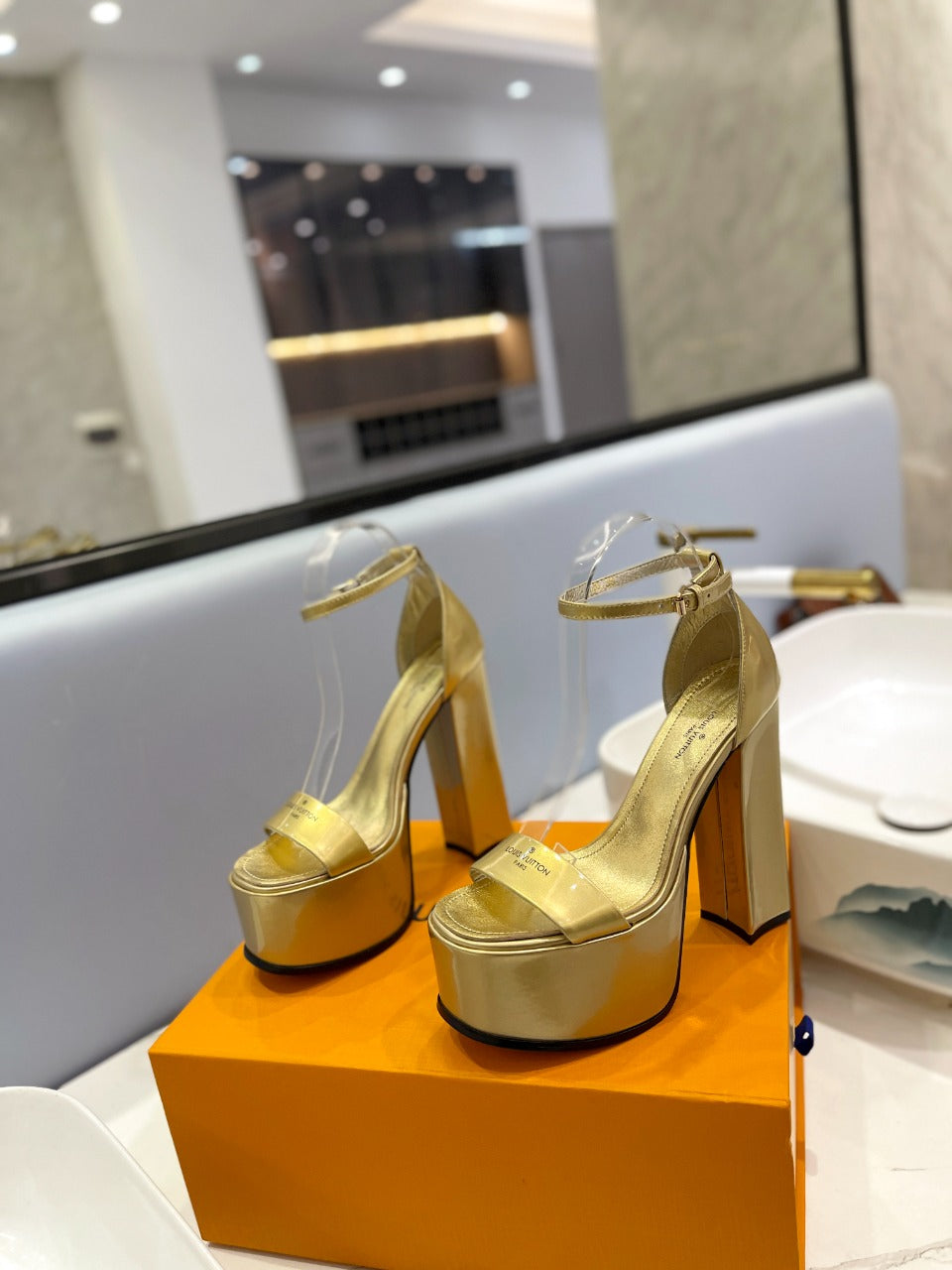 LV 26S HIGH HEEL SANDALS 145 MM IN GOLD CALFSKIN