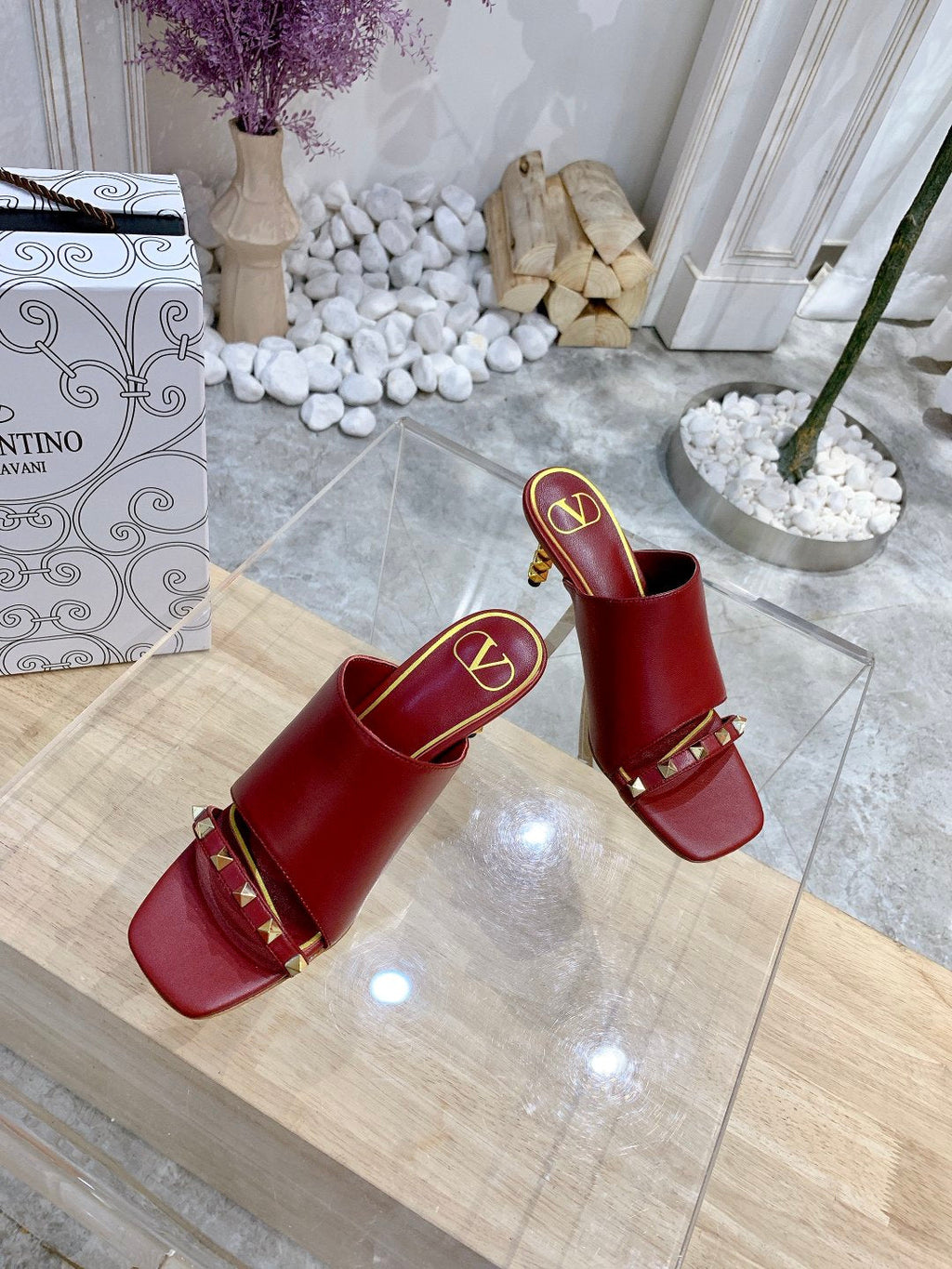 ROCKSTUD TOWER-HEEL MULES IN CURRANT RED CALFSKIN 7 CM